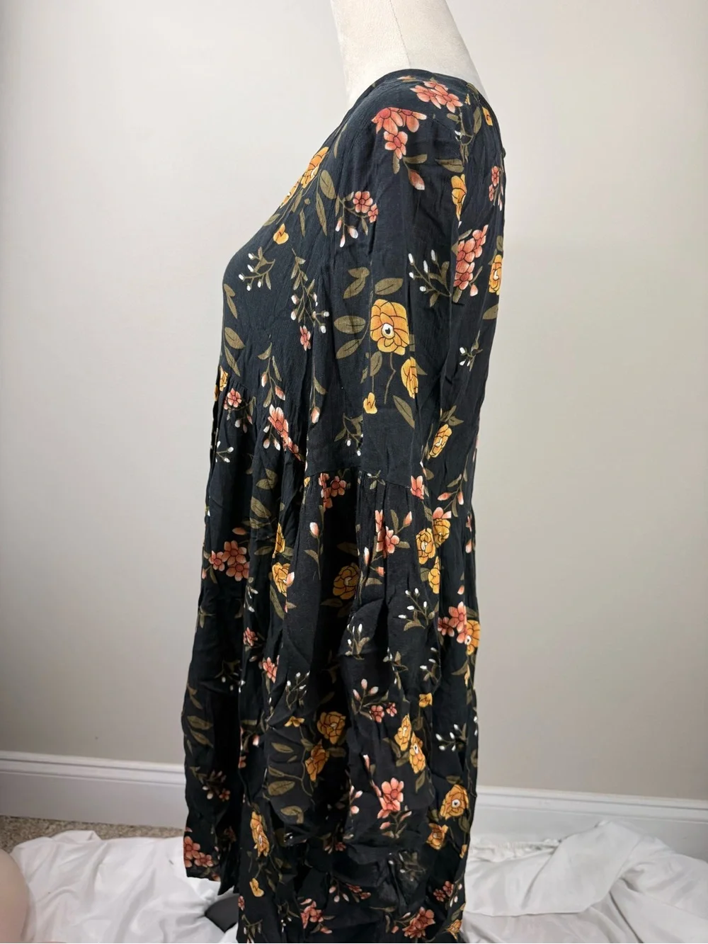 Altar'd State V-Neck dress with Floral Print size medium - Picture 6 of 8